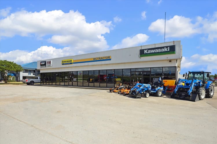 Picture Sealy Store Front